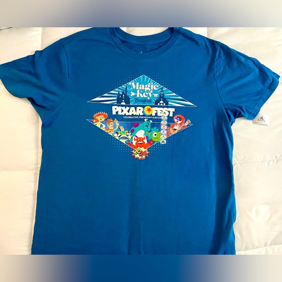 Disney Disneyland Magic Key Pixar Fest 2024 T-Shirt Toy Story Cars Medium NWT - Picture 2 of 5